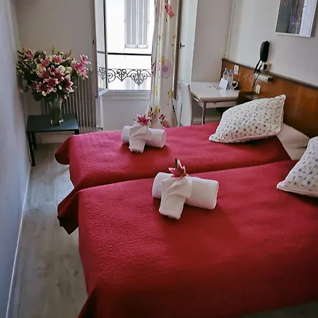 阿祖尔内皇家酒店