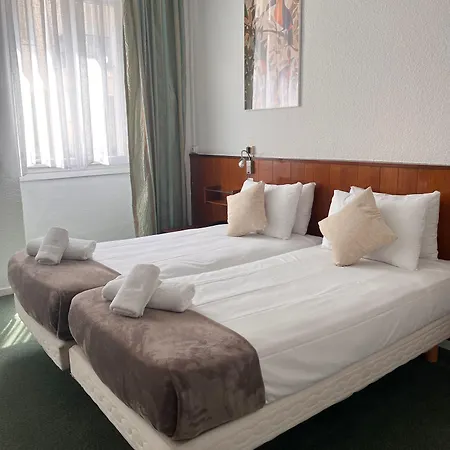 Отель Azurene Royal 2*