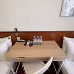 阿祖尔内皇家酒店 2* 戛纳